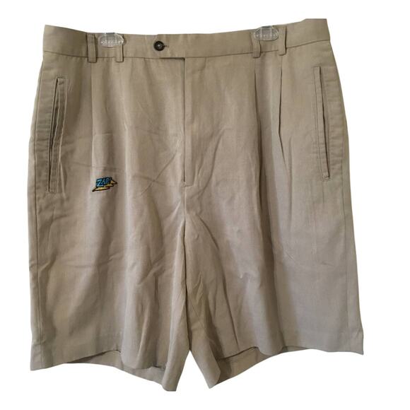 Cutter & Buck Zap Beige Pleated Shorts 40 T Belt Loops 4 Pocket - Picture 1 of 3
